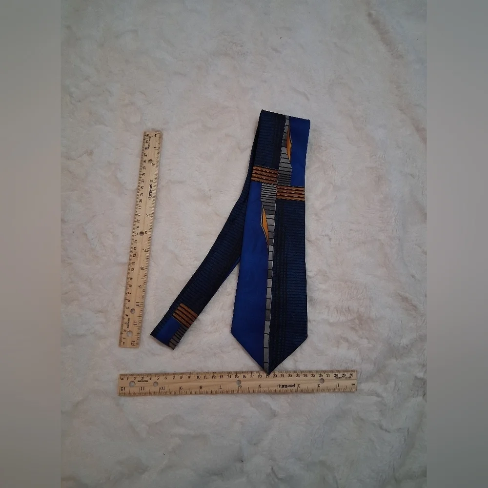 Blue Geometric Patterned Tie
